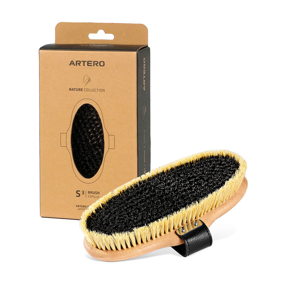 Artero Saturno S3 horse brush, two bristle lengths, bamboo body